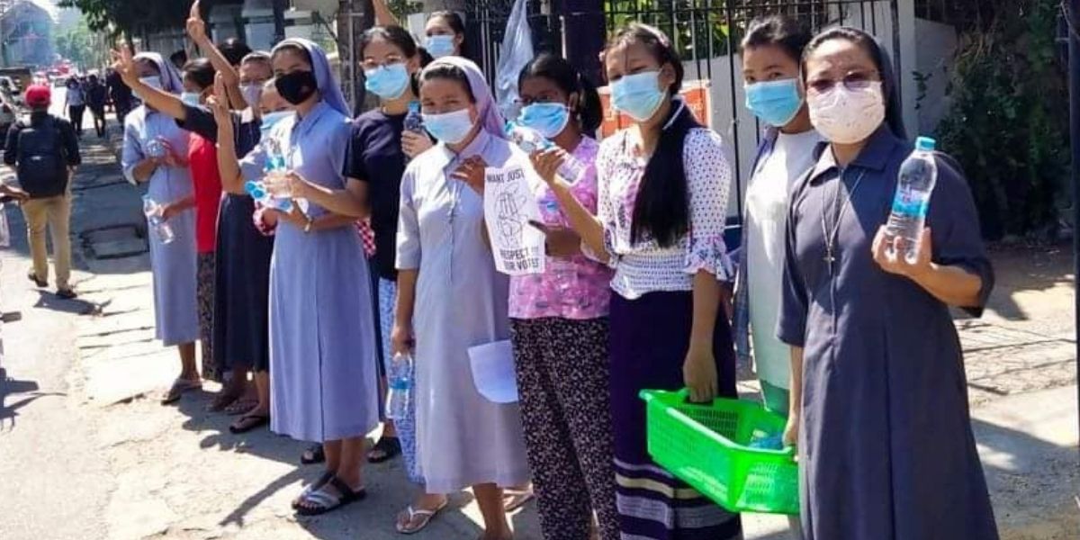 Religieuzen in Birma steunen de betogers