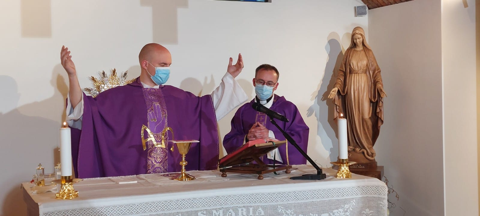 Heilige Mis met priester Peteris (Radio Maria Letland) en priester Karlo