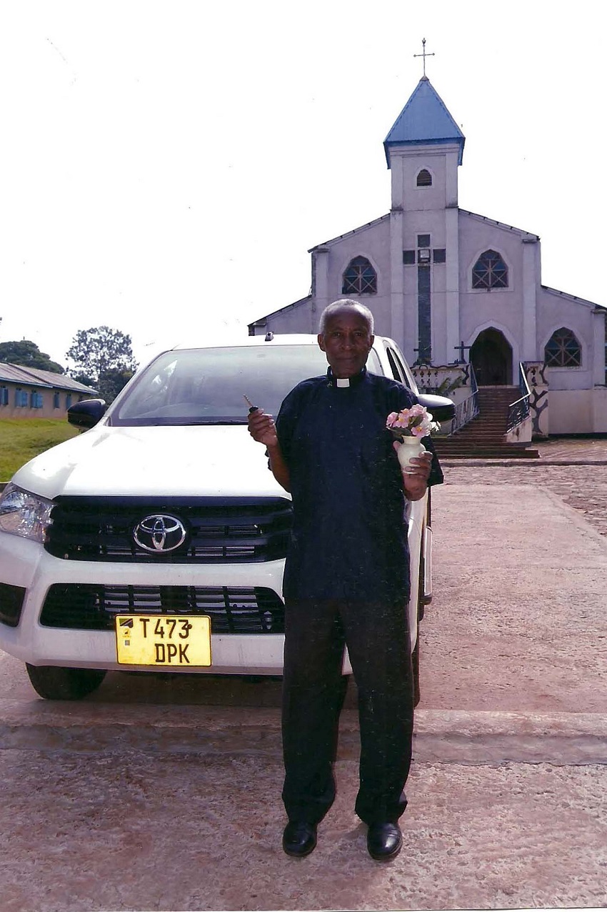 Vehicle for the pastoral work in Our Lady of Fatima Parish Itahwa (co-financing)