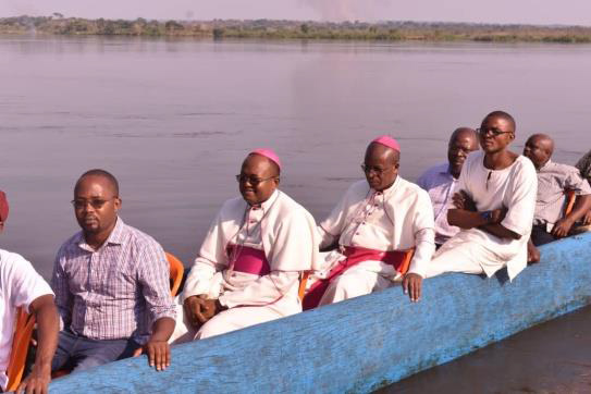 Motorised pirogue for the bishopric of the Diocese of Kindu