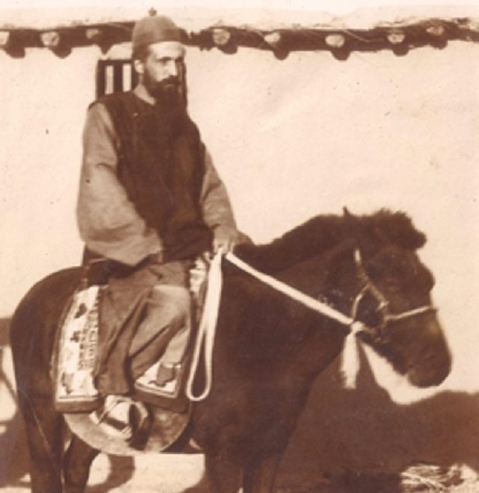 Pater Jules De Wolf en zijn paard Schurk