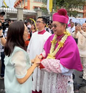 mgr Roberto Mallari