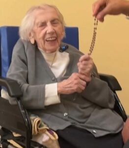 111 jaar ouder zuster krijgt rkr