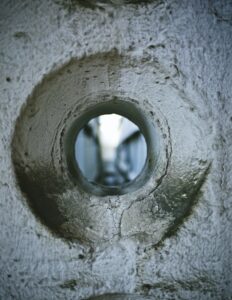 gat in muur
