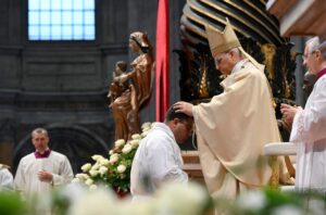 260426 Paus Leo XIV wijdt priesters op 4e zondag van Pasen