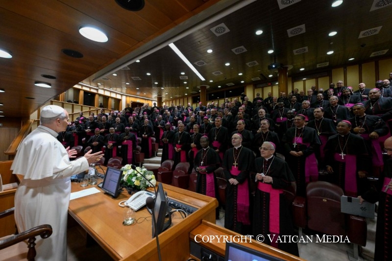 260910 Paus Leo XIV spreekt nieuwe bisschoppen toe