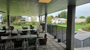terras met tuin