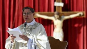 261014 Kardinaal Tagle leest homilie paus Leo XIV Eucharistie 10 jaar Amoris Laetitia 261014 Kardinaal Tagle leest homilie paus Leo XIV Eucharistie 10 jaar Amoris Laetitia
